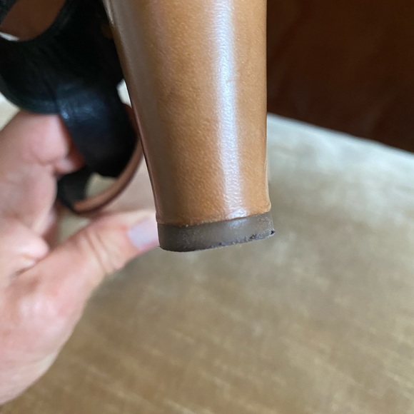 Black patent leather and tan T-strap  sandal - Picture 4 of 14